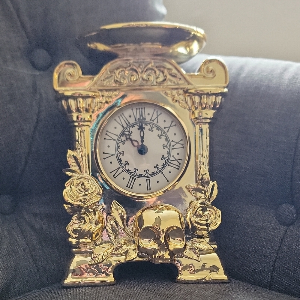 Elegant Gold Wall Clock with Floral Design